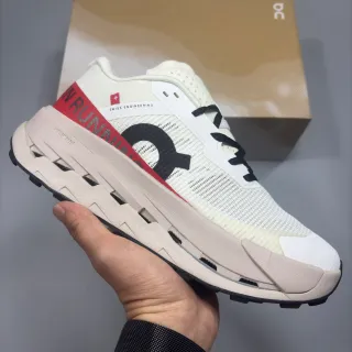 On White Beige Engineered Mesh Upper Open-Cell Helion Midsole Running Shoes