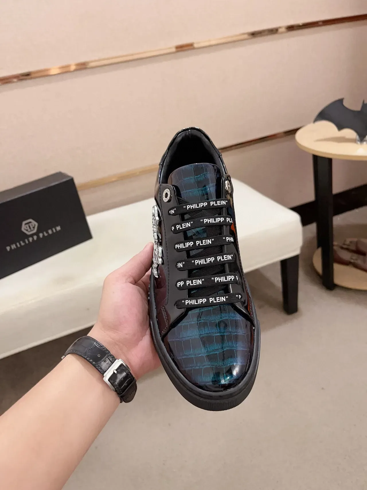 Philipp Plein काला नीला चमकदार पेटेंट जैसी ऊपरी मगरमच्छ उभरा टेक्सचर लाइफस्टाइल स्नीकर 2