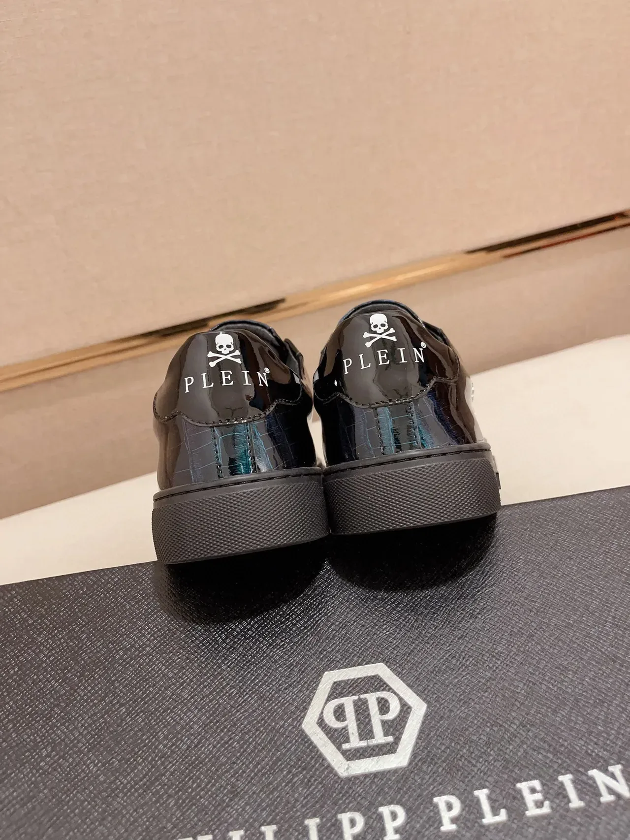 Philipp Plein काला नीला चमकदार पेटेंट जैसी ऊपरी मगरमच्छ उभरा टेक्सचर लाइफस्टाइल स्नीकर 8