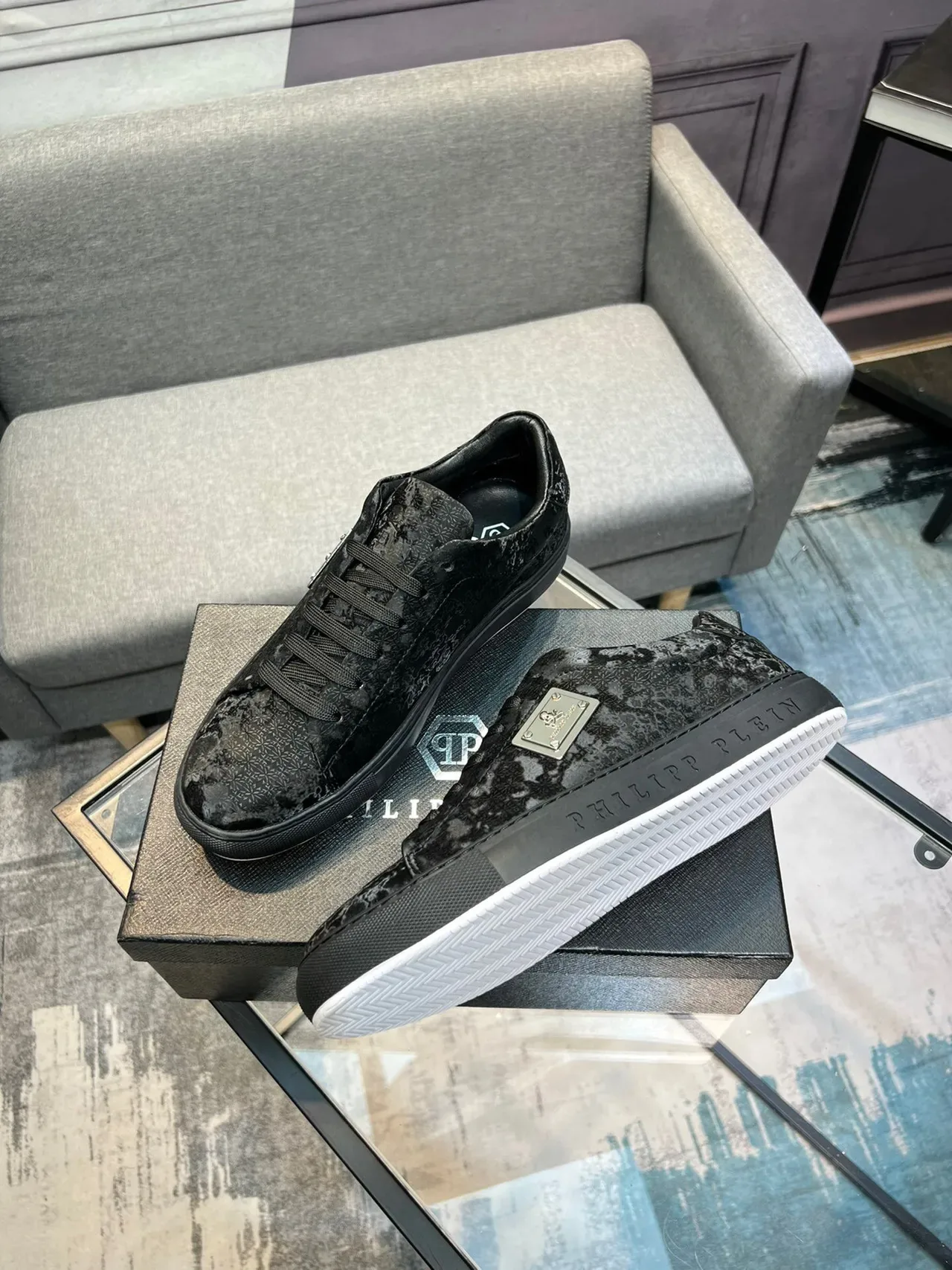 Philipp Plein Negro Gris Floral Print Cuero Superior Placa Cráneo Metal Zapatillas Lifestyle 4
