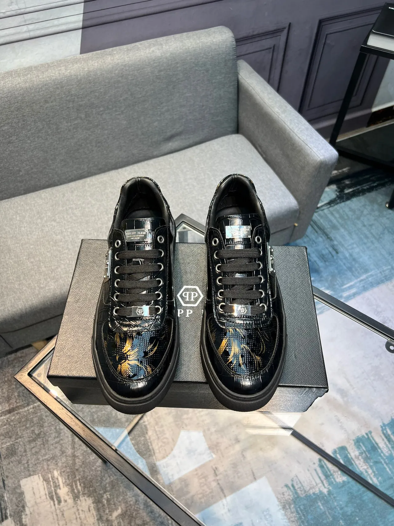 Philipp Plein 黑色专利皮革凤凰刺绣生活方式运动鞋 2