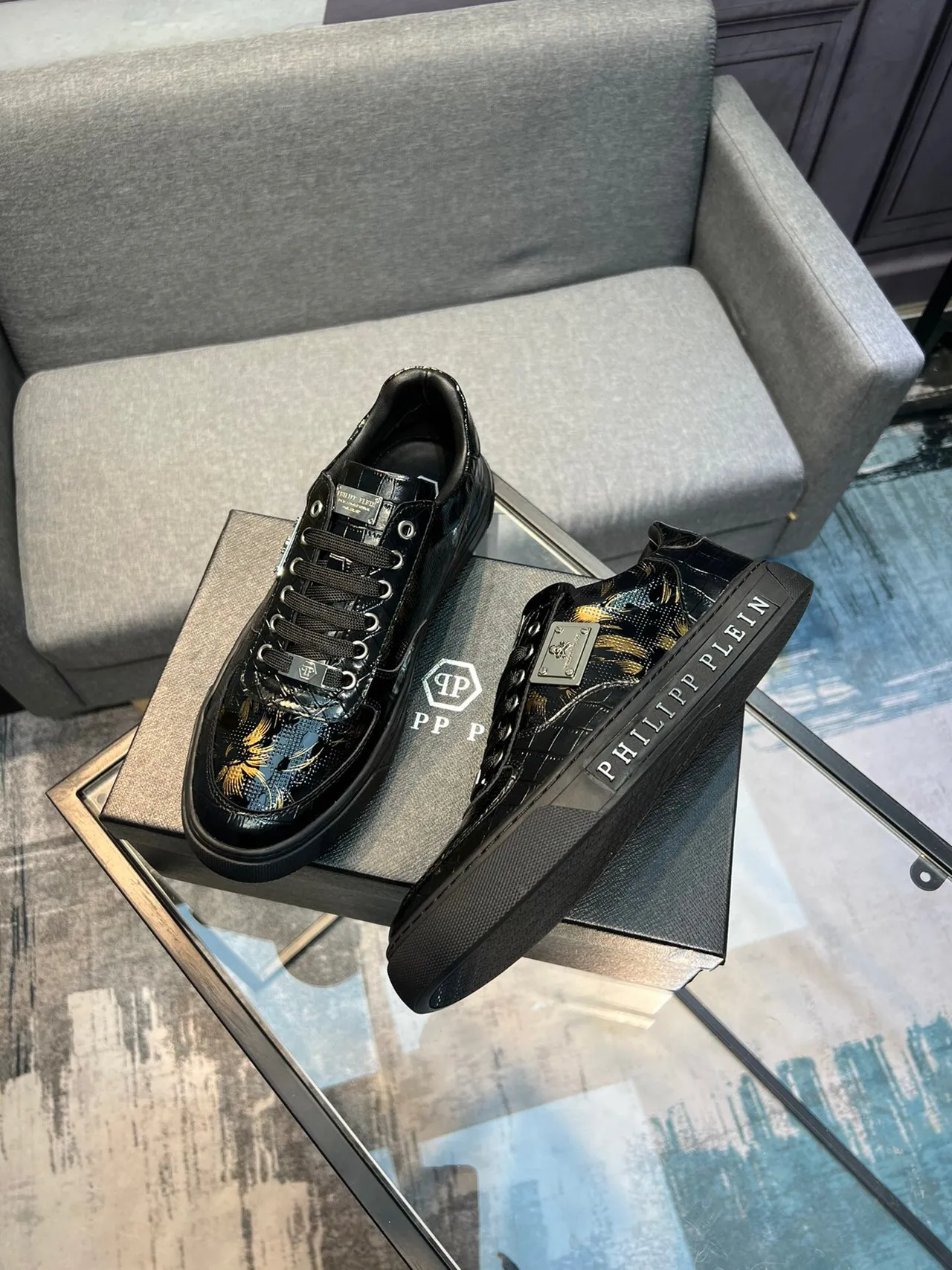 Philipp Plein 黑色专利皮革凤凰刺绣生活方式运动鞋 3