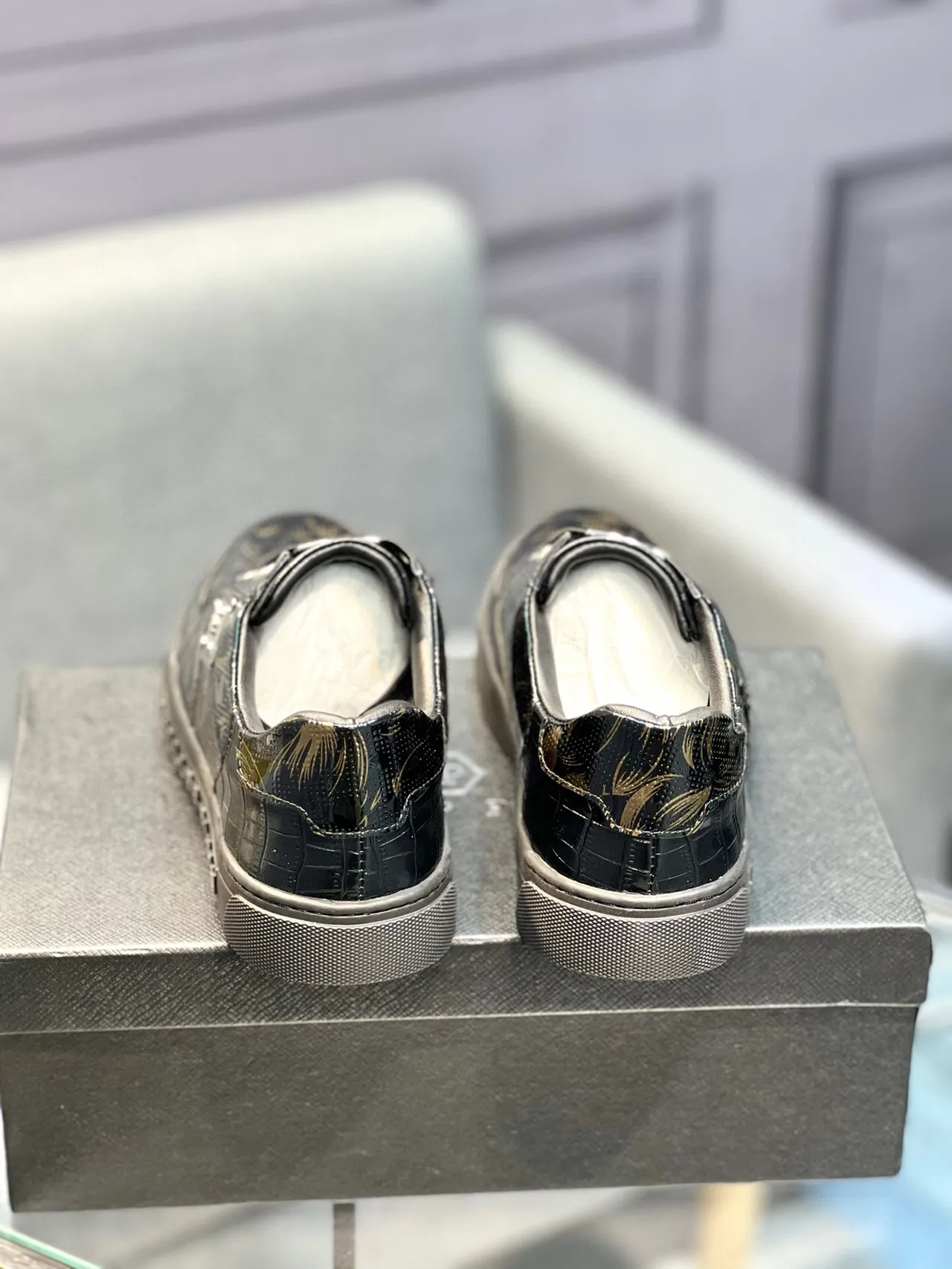 Philipp Plein 黑色专利皮革凤凰刺绣生活方式运动鞋 7