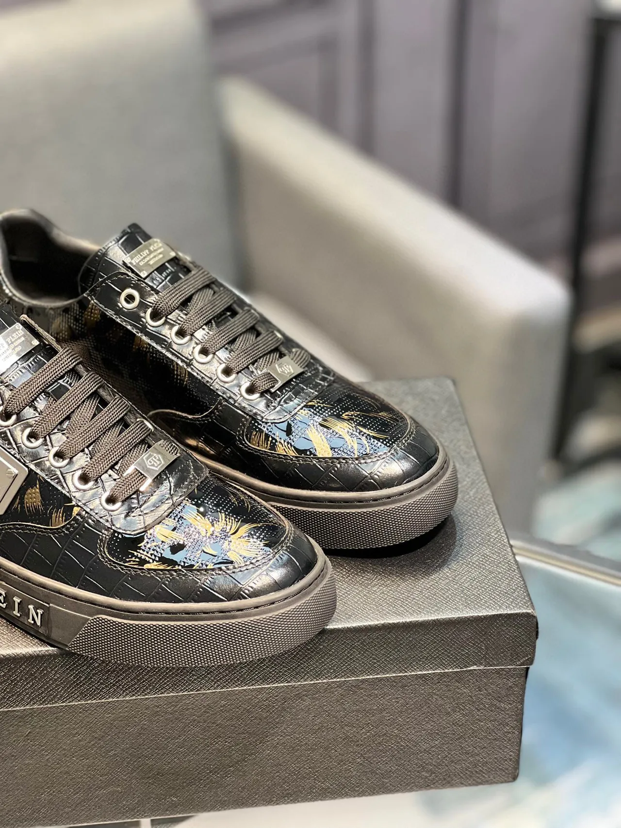 Philipp Plein 黑色专利皮革凤凰刺绣生活方式运动鞋 8