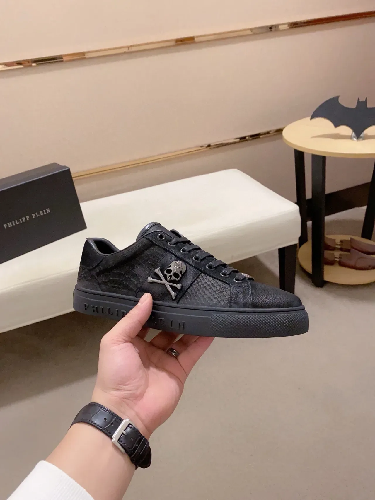Philipp Plein Sneakers Lifestyle Couro Preto e Prata e Textura de Escamas de Serpente Emblema de Metal 4