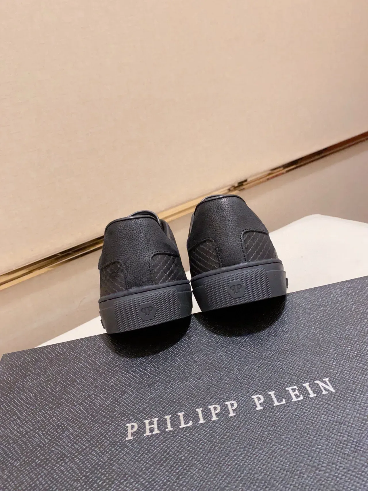 Philipp Plein Sneakers Lifestyle Couro Preto e Prata e Textura de Escamas de Serpente Emblema de Metal 8