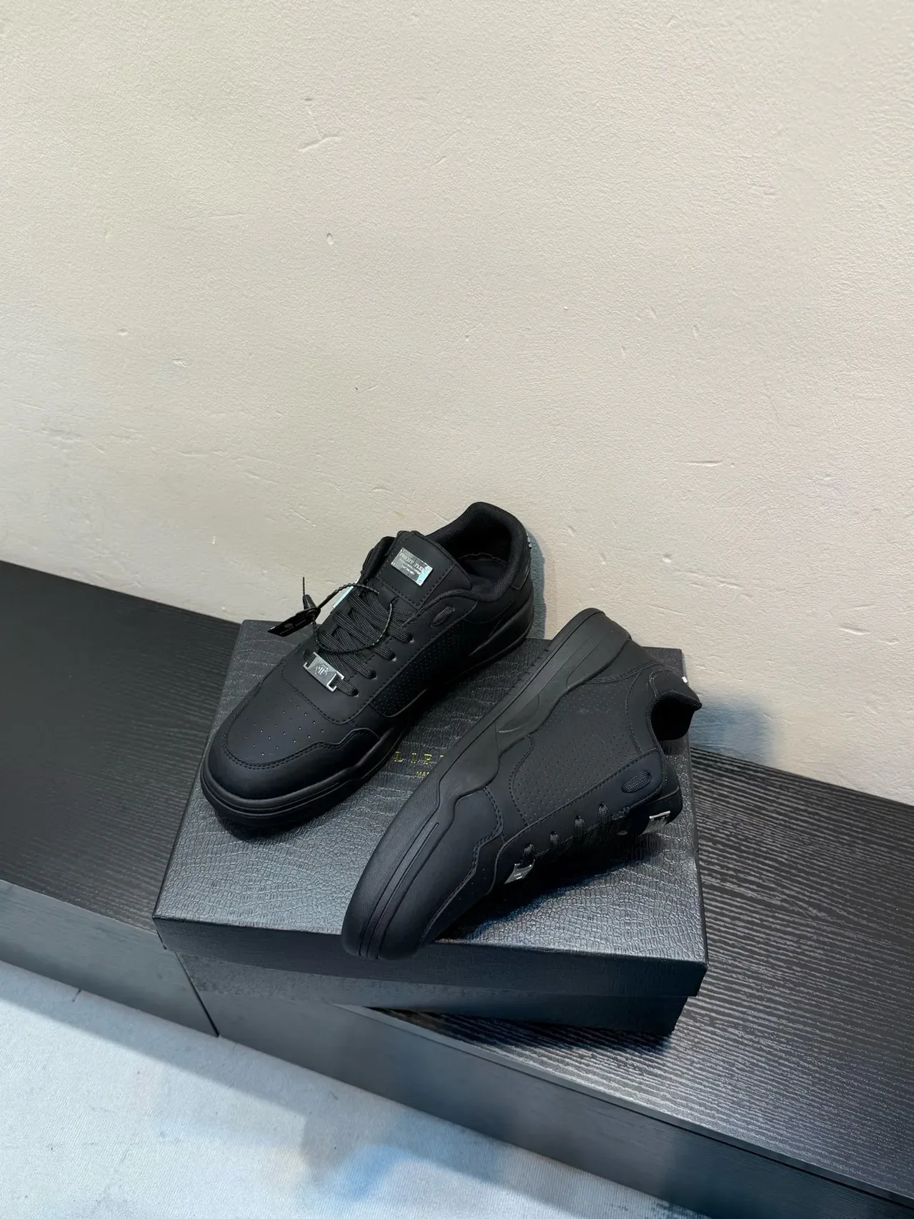 Philipp Plein STREET KING 全黑皮革生活方式运动鞋 4