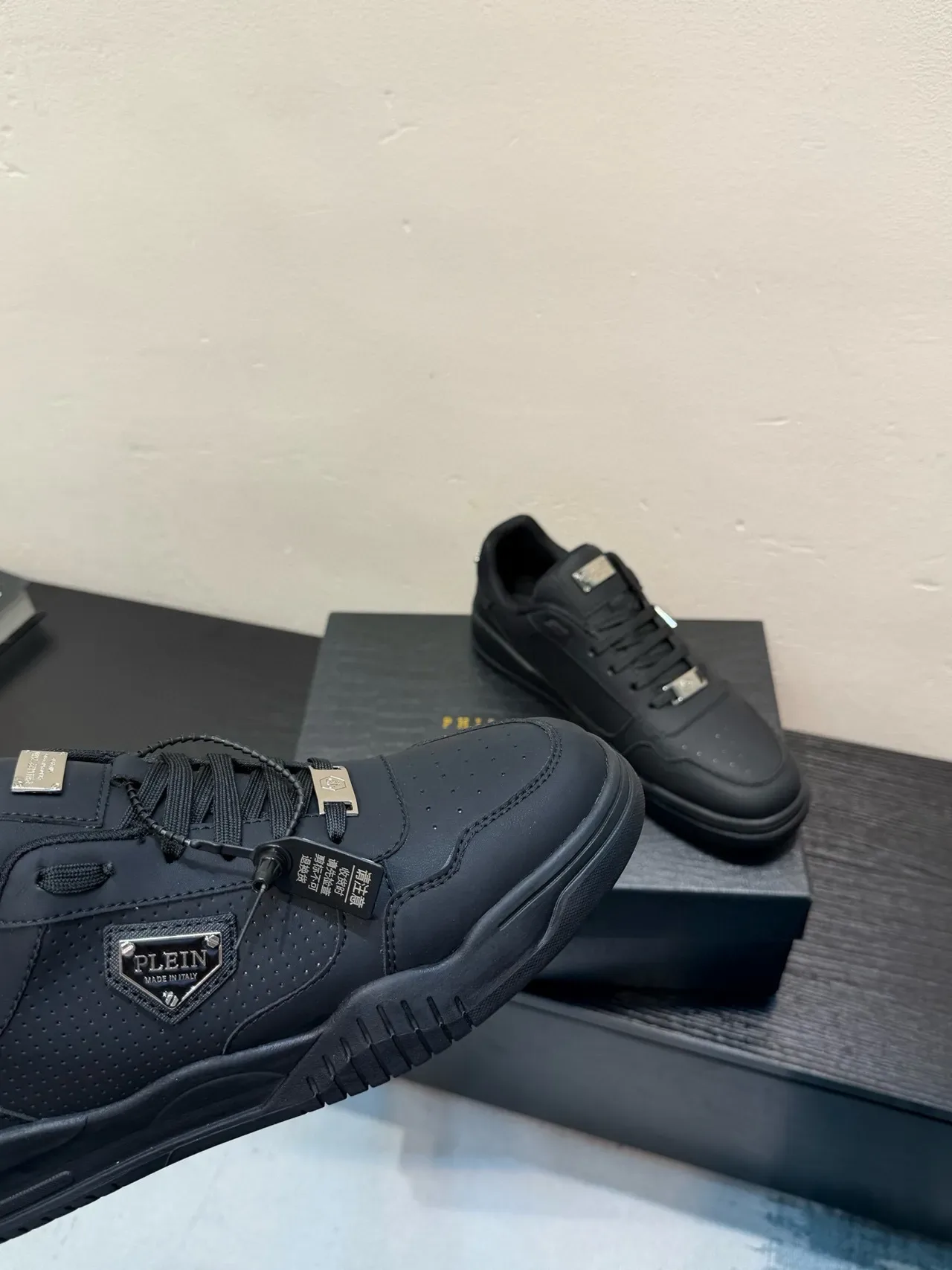 Philipp Plein STREET KING 全黑皮革生活方式运动鞋 8
