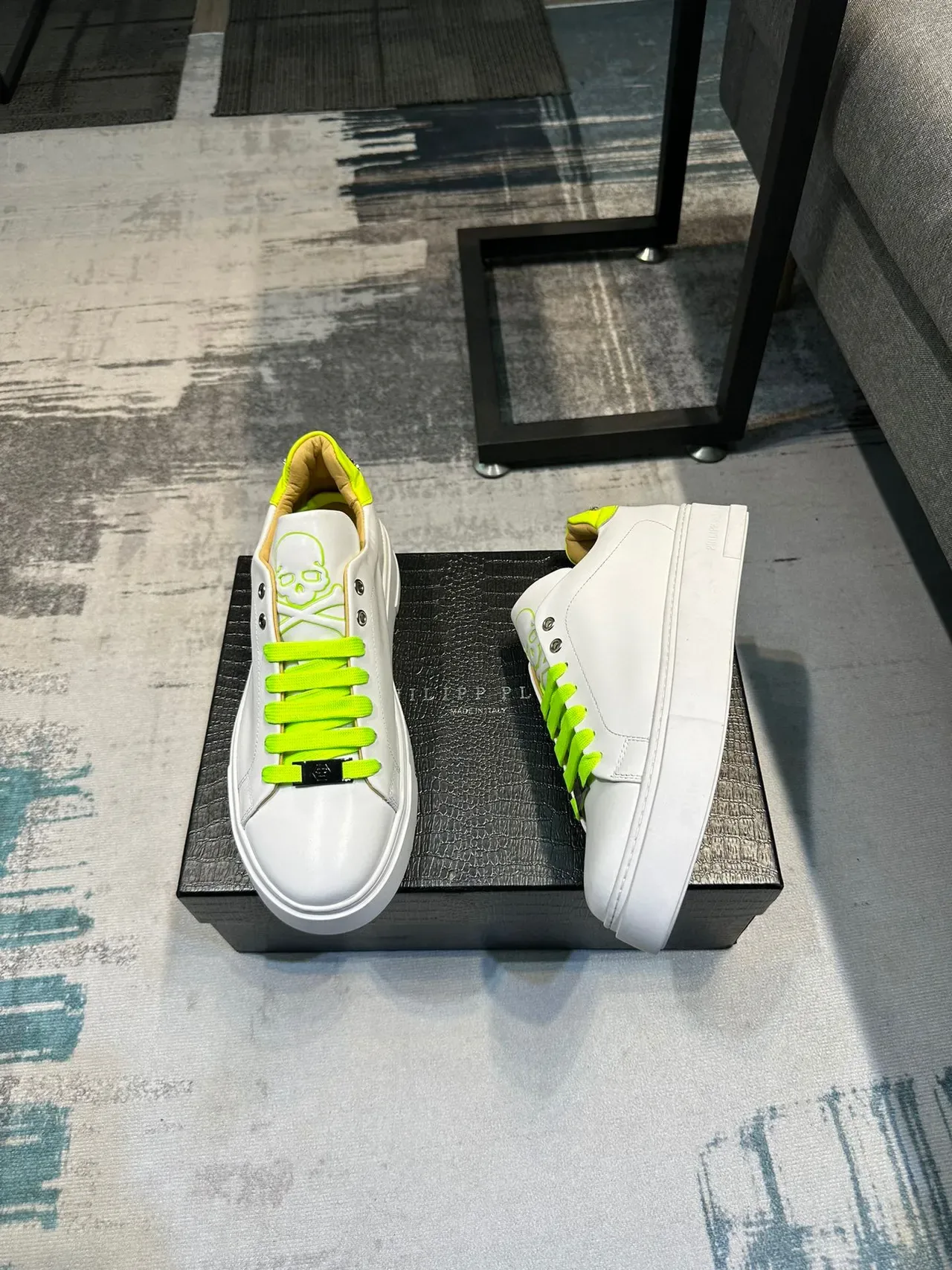Philipp Plein सफेद और नियोन लाइम हरा प्लेटफॉर्म लाइफस्टाइल स्नीकर्स 4