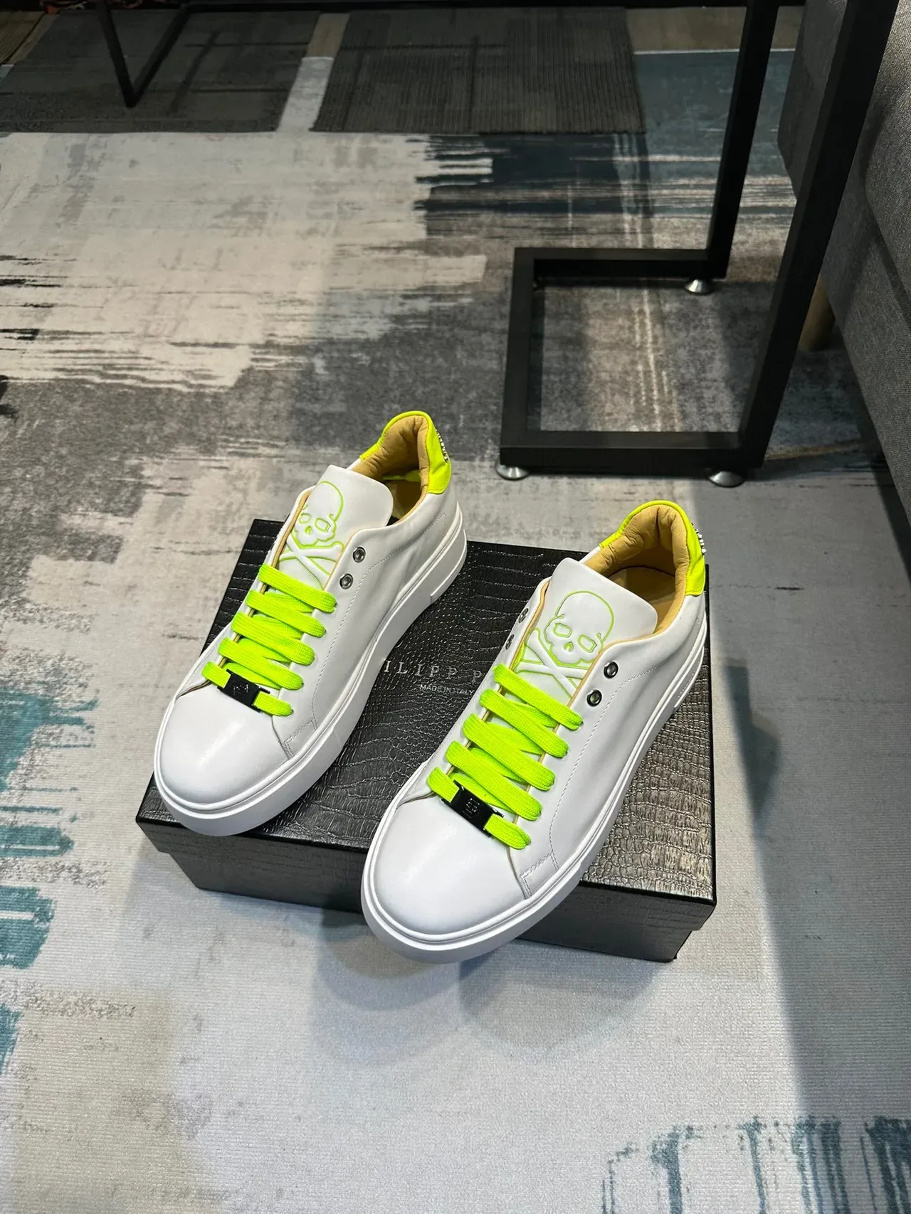 Philipp Plein सफेद और नियोन लाइम हरा प्लेटफॉर्म लाइफस्टाइल स्नीकर्स 5