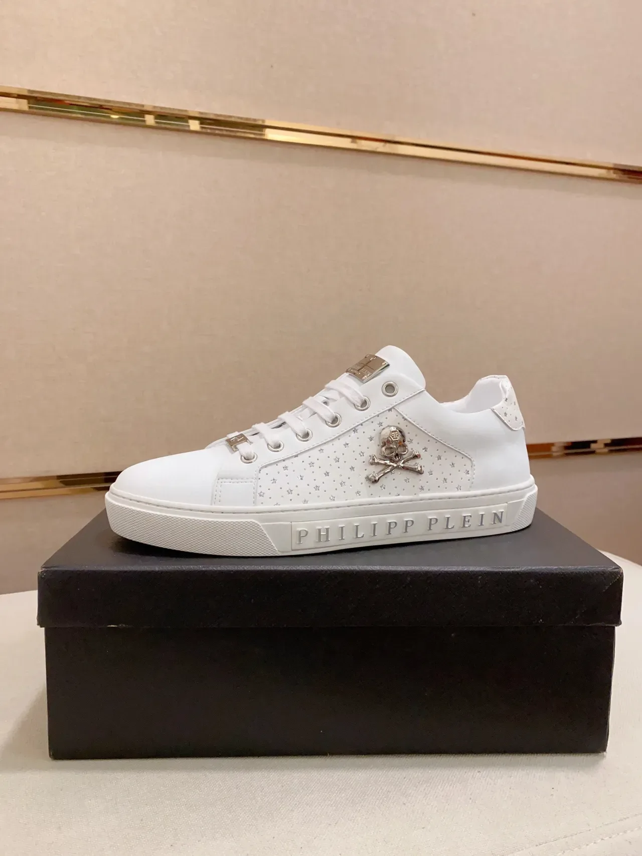 Philipp Plein Zapatillas Lifestyle Blancas con Emblema de Cráneo Perforado con Estrella 3