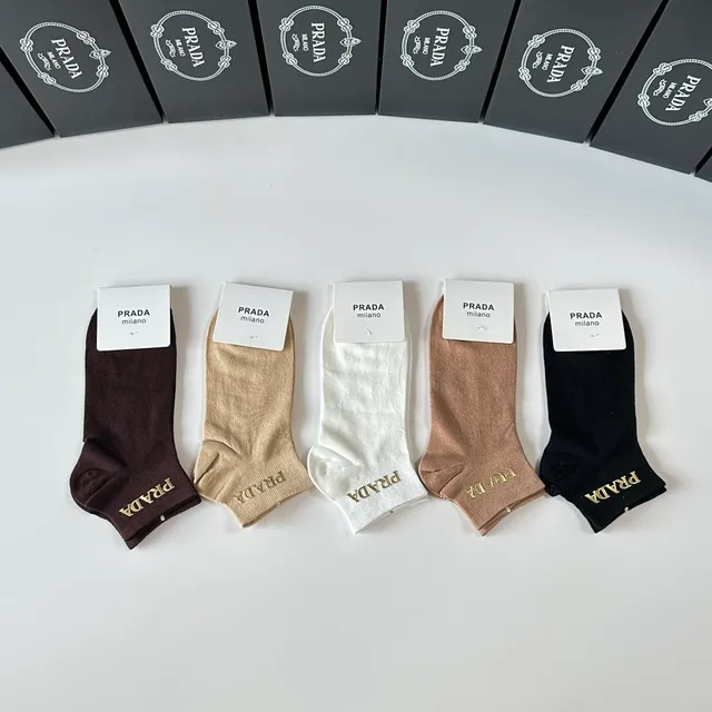 Prada Negro y Oro Calcetines Tobillo Bajo Bordados Logo 2