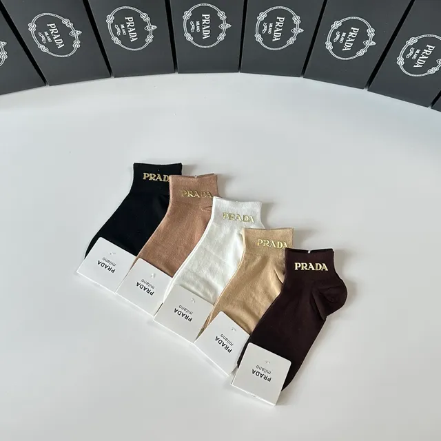 Prada Negro y Oro Calcetines Tobillo Bajo Bordados Logo 4