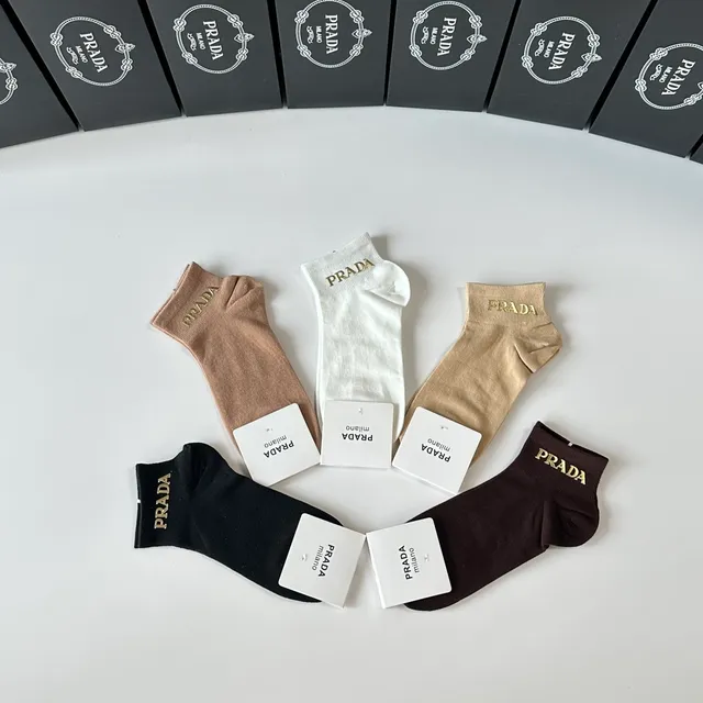 Prada Negro y Oro Calcetines Tobillo Bajo Bordados Logo 8