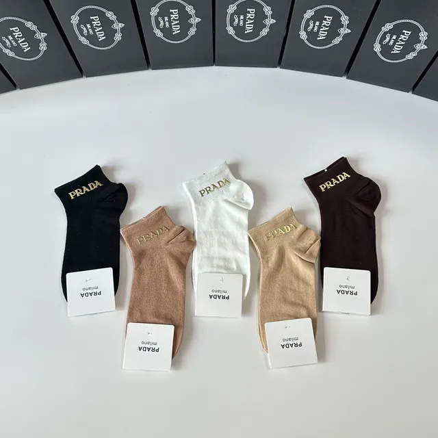 Prada Negro y Oro Calcetines Tobillo Bajo Bordados Logo 9