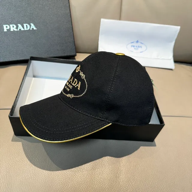 Prada काला स्वर्ण संरचित छह-पैनल सिल्क लोगो बेसबॉल कैप 4