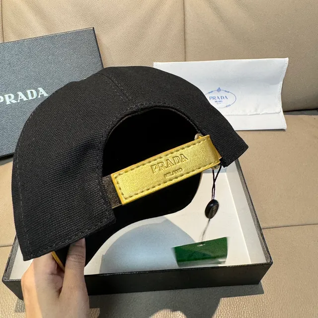 Prada काला स्वर्ण संरचित छह-पैनल सिल्क लोगो बेसबॉल कैप 8