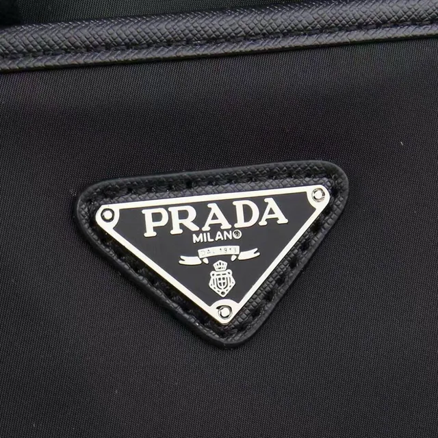 Prada 黑色 矩形 尼龙 身体前拉链口袋 信使包 2