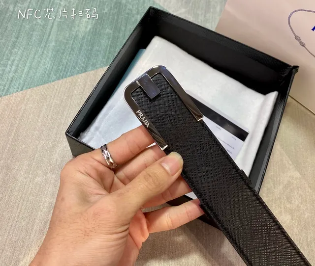 Prada Noir Saffiano Cuir Ceinture 2