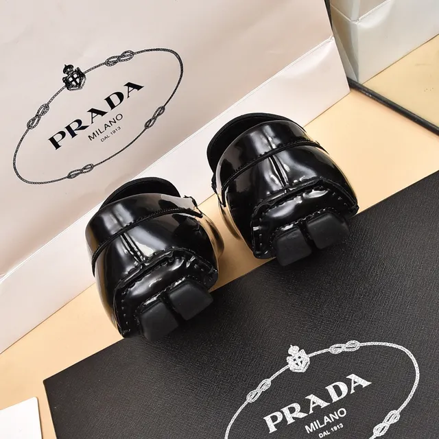 Prada أسود فضي لامع جلد كاب الإبهام مربوط حافة جانبية ليوفر 2