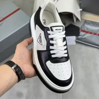 Prada Tênis Lifestyle Preto e Branco de Duas Cores com Ponta Perfurada