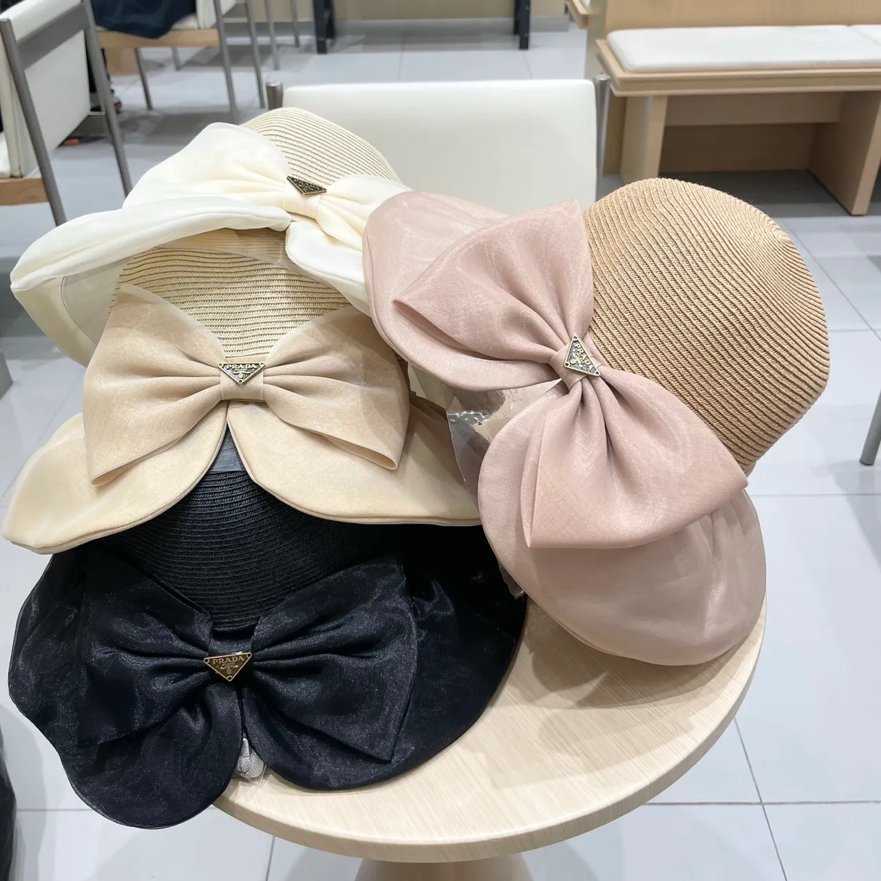 Prada কালো বোনা ভূসির মতো মুকুট চওড়া ঢিলা কিনারা Fedora 6