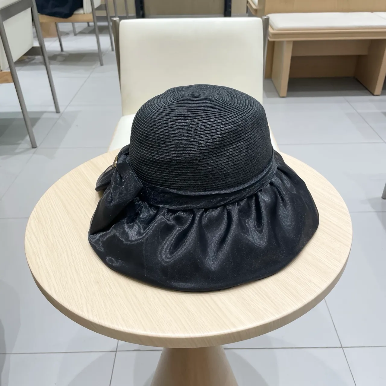 Prada কালো বোনা ভূসির মতো মুকুট চওড়া ঢিলা কিনারা Fedora 9
