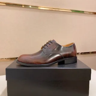 Prada भूरी पॉलिश्ड लेदर कैप टो ऑक्सफोर्ड जूते