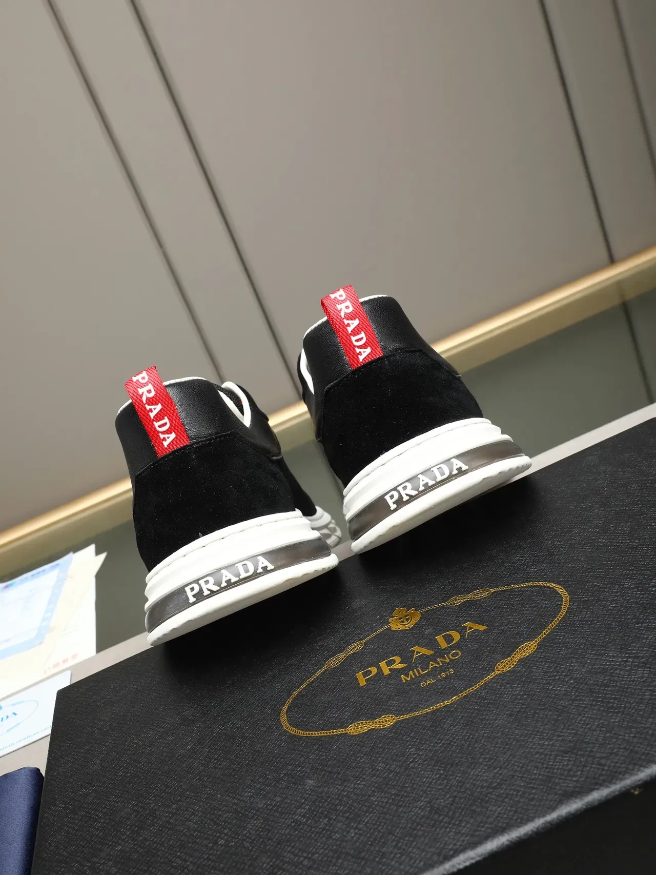 Prada Cloudbust Tênis Lifestyle Preto Malha e Camurça 4