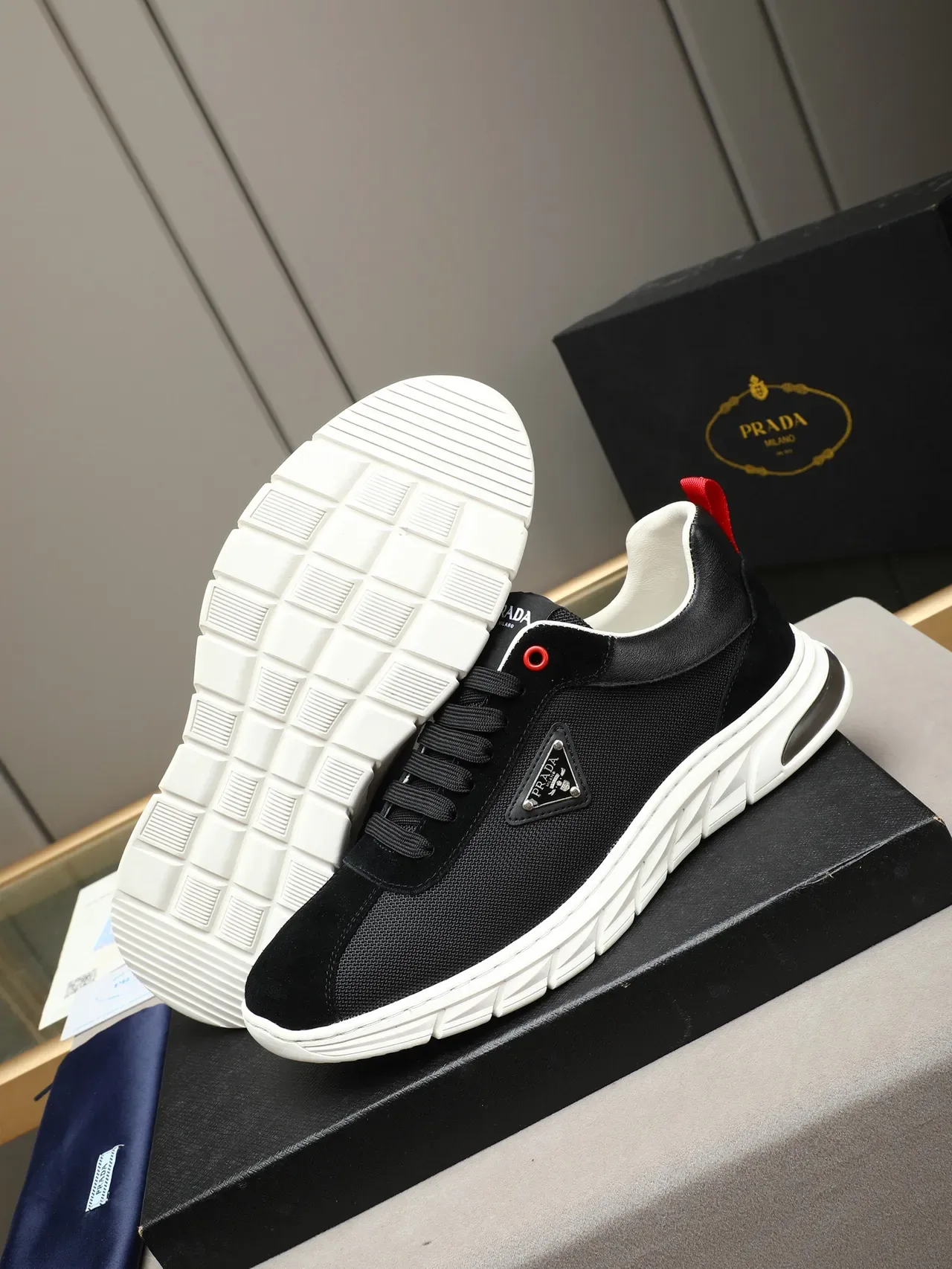 Prada Cloudbust Tênis Lifestyle Preto Malha e Camurça 5