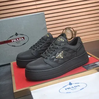 Prada Cloudbust काला क्विल्टेड प्लेटफॉर्म लाइफस्टाइल स्नीकर