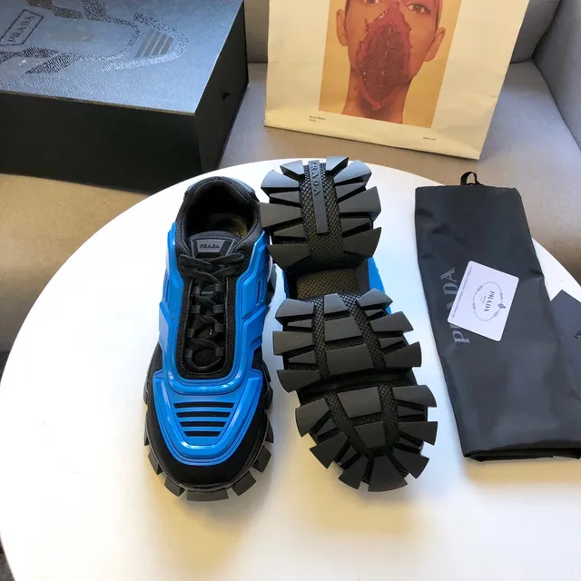 Prada Cloudbust 蓝色和黑色厚底运动鞋 4