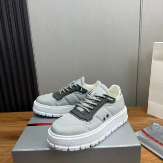Prada Cloudbust हल्का भूरा और गहरा भूरा लाइफस्टाइल स्नीकर