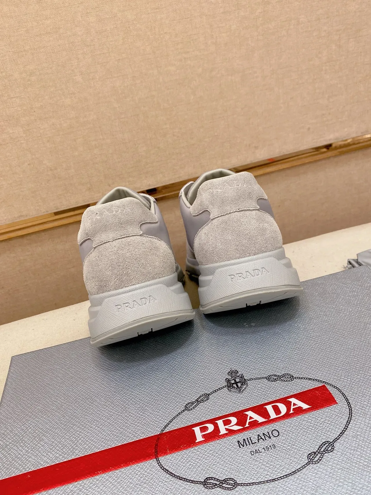 Prada Cloudbust 浅灰混合材质生活方式运动鞋 3