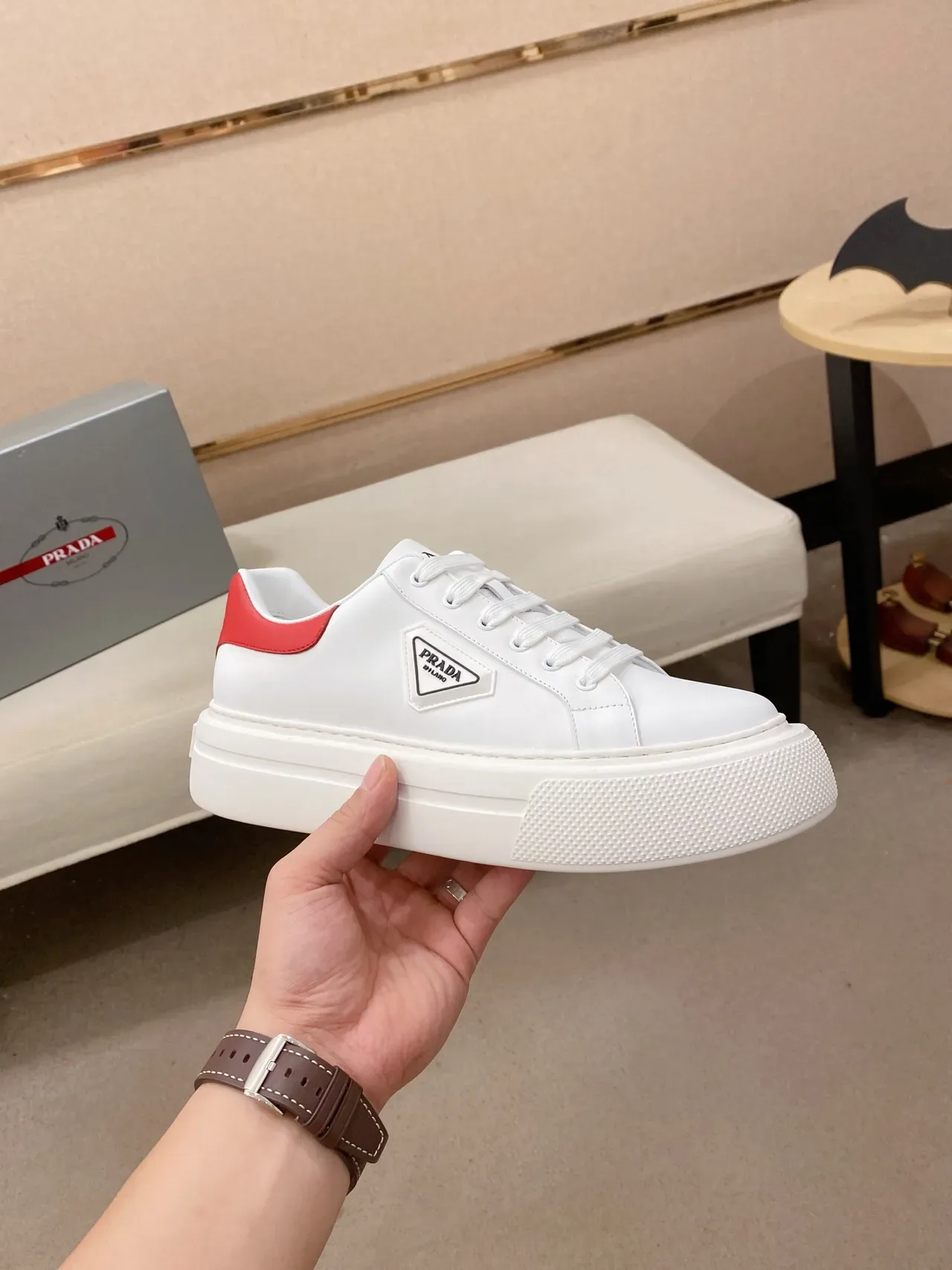 Prada Cloudbust 白红休闲运动鞋 4
