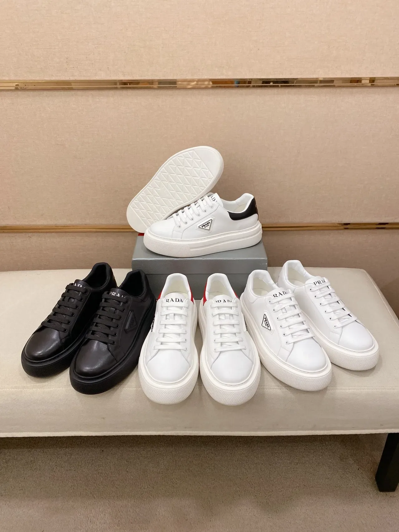 Prada Cloudbust 白红休闲运动鞋 5