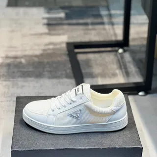 Prada Cloudbust सफेद भूरा लो-टॉप टेक्सटाइल ऊपरी लाइफस्टाइल स्नीकर