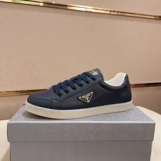 Prada Lifestyle Sneaker Navy White Cuero Superior Suela Contraste Lifestyle Sneakers