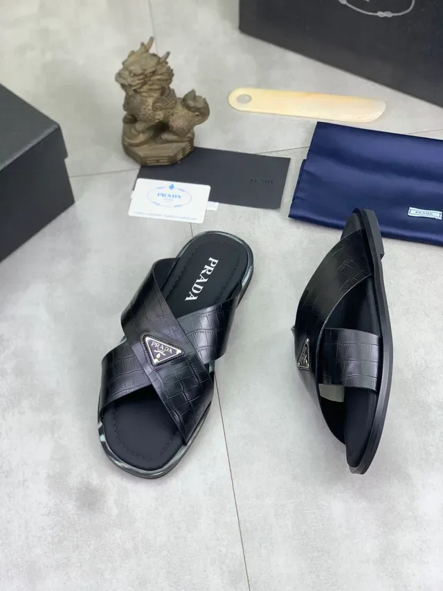 Prada Slide काला भूरा क्रोकोडाइल एम्बॉस्ड लेदर क्रॉस्ड डबल स्ट्रैप सैंडल 6