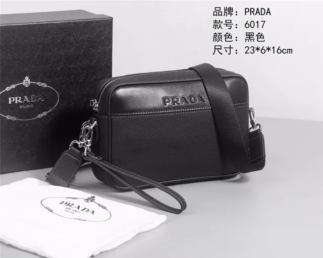 Bolso Prada estructurado de cuero negro con textura de guijarro al hombro 6