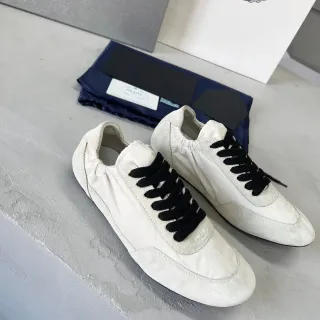 Prada Tênis Lifestyle Branco e Preto de Baixo com Colar Elástico