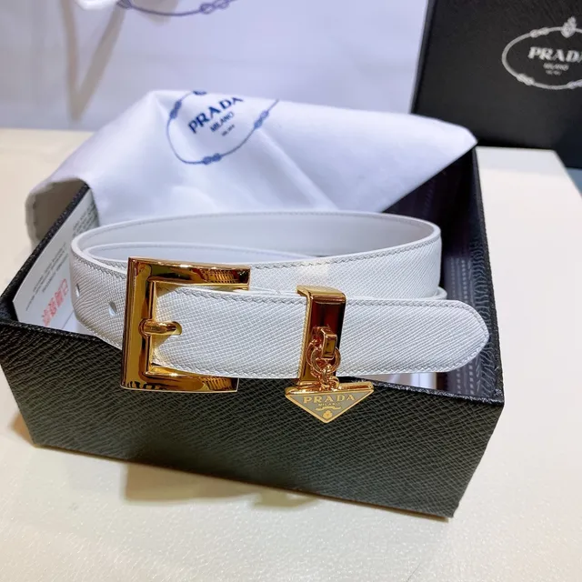 Prada Cinturón de Cuero Saffiano con Hebilla Rectangular Blanco y Oro 5