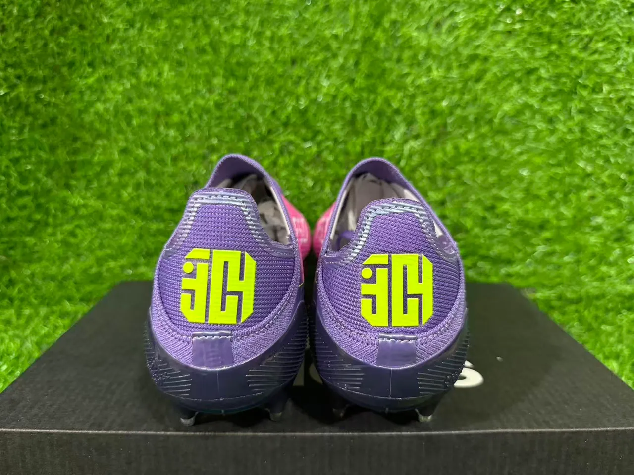 Puma Future Z وردي بنفسجي منخفض القطع طوق مطابق للجوارب أرض صلبة أحذية كرة القدم 4