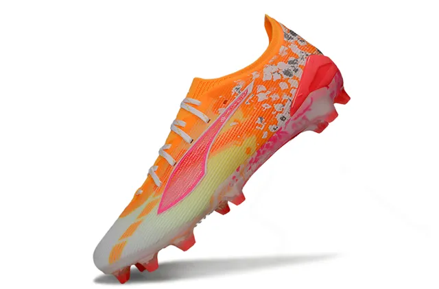 Puma Future Z 足球钉鞋 霓虹粉橙色喷溅 硬地足球鞋 3
