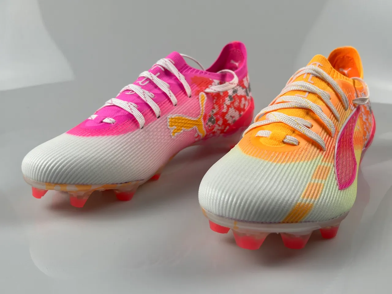 Puma Future Z 足球钉鞋 霓虹粉橙色喷溅 硬地足球鞋 9