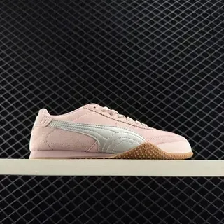 Puma Roma गुलाबी और हल्का भूरा सुड लाइफस्टाइल स्नीकर