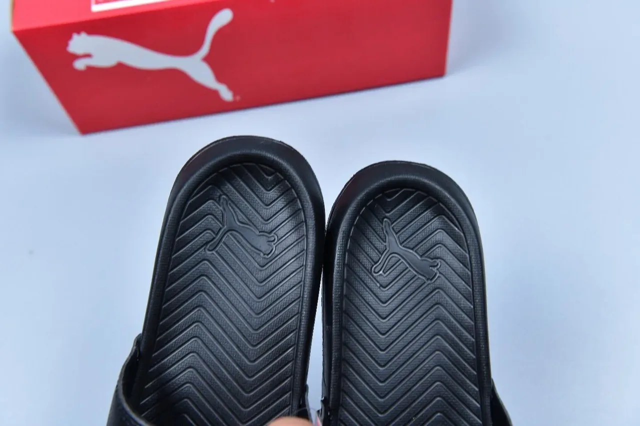 Puma Slide Preto e Branco Logo 4