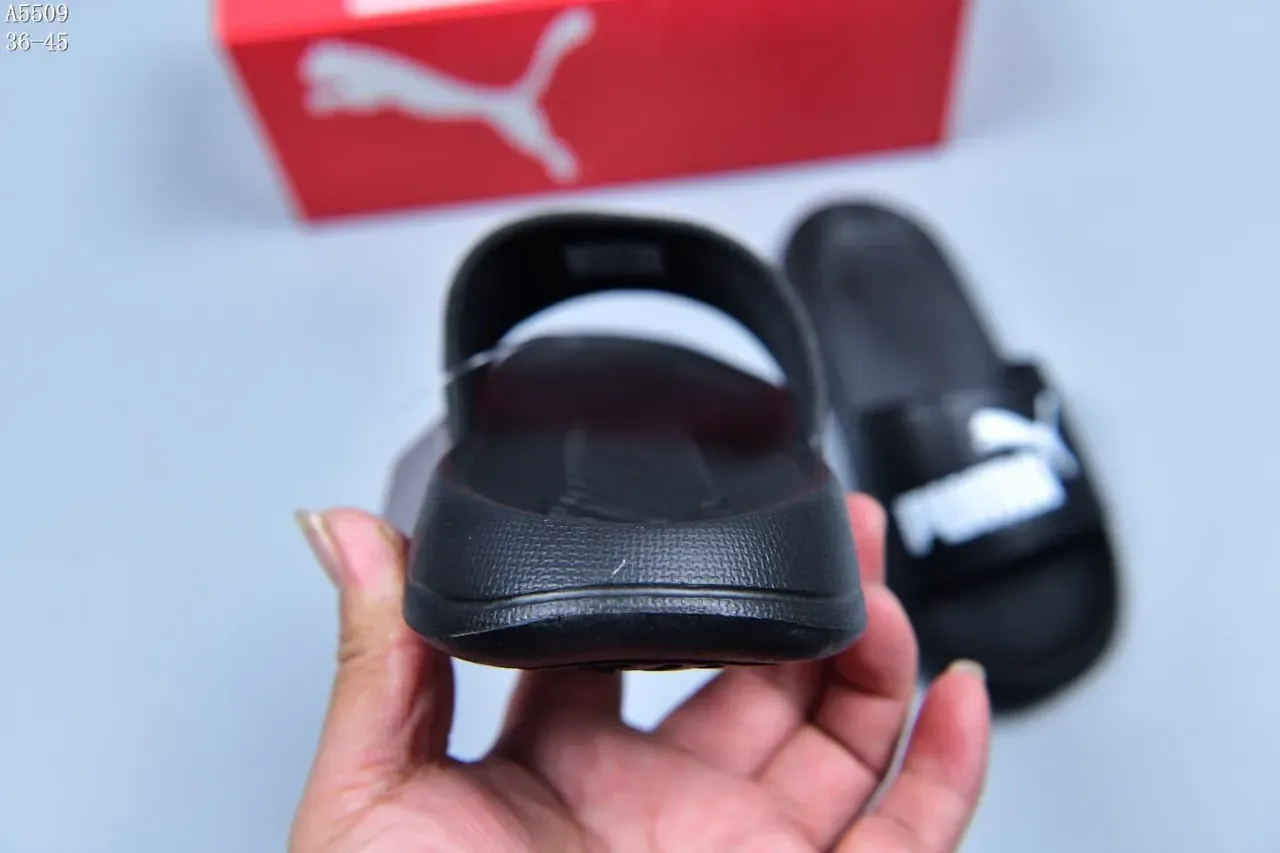 Puma Slide Preto e Branco Logo 5