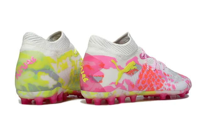Puma Zapatos de fútbol blancos y rosados de bajo corte con cuello de punto y cordones asimétricos cubiertos para terreno firme 5