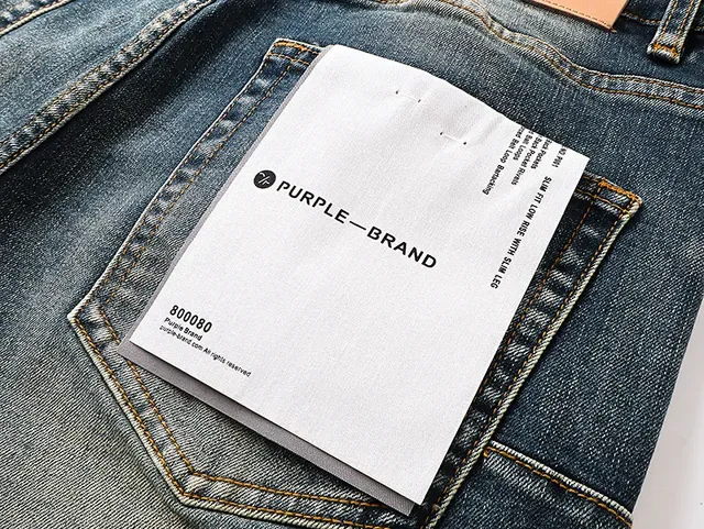 Purple Brand بناطيل جينز مفرجة ذات رذاذ الطلاء الممزقة 10